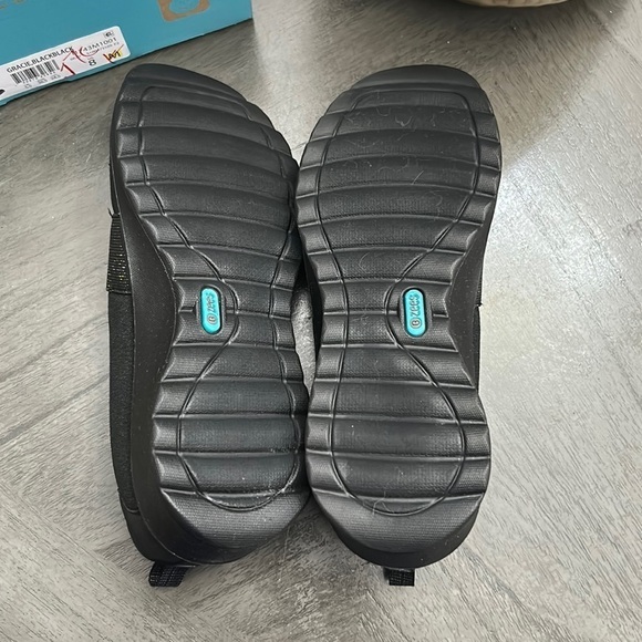 Bzees Gracie Women's Washable Slip-ons - Picture 3 of 9